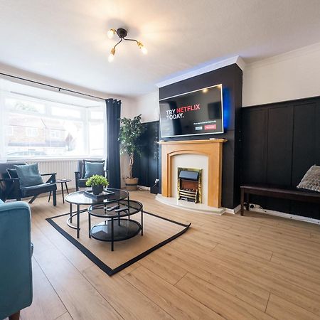 Rnm - Business Professionals Ready, Cost Effective For Large Stays! 3 Bedroom Lounge, Private Access & Entire Place, Kitchen & Washroom With Amenities, Smart Tv, Easy Access, Fast Wifi, Large Driveway, Great Transport Links, Near Worcester Hospital A 우스터 외부 사진