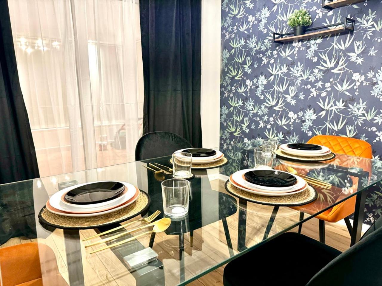 Rnm - Business Professionals Ready, Cost Effective For Large Stays! 3 Bedroom Lounge, Private Access & Entire Place, Kitchen & Washroom With Amenities, Smart Tv, Easy Access, Fast Wifi, Large Driveway, Great Transport Links, Near Worcester Hospital A 우스터 외부 사진