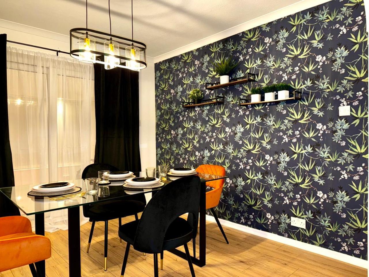 Rnm - Business Professionals Ready, Cost Effective For Large Stays! 3 Bedroom Lounge, Private Access & Entire Place, Kitchen & Washroom With Amenities, Smart Tv, Easy Access, Fast Wifi, Large Driveway, Great Transport Links, Near Worcester Hospital A 우스터 외부 사진