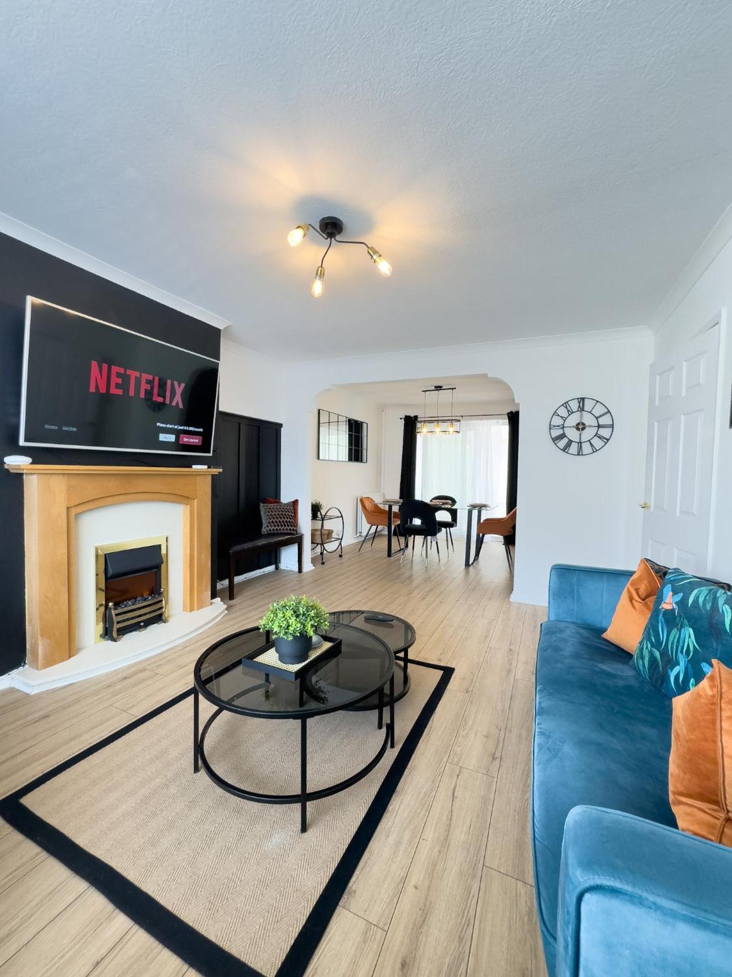 Rnm - Business Professionals Ready, Cost Effective For Large Stays! 3 Bedroom Lounge, Private Access & Entire Place, Kitchen & Washroom With Amenities, Smart Tv, Easy Access, Fast Wifi, Large Driveway, Great Transport Links, Near Worcester Hospital A 우스터 외부 사진
