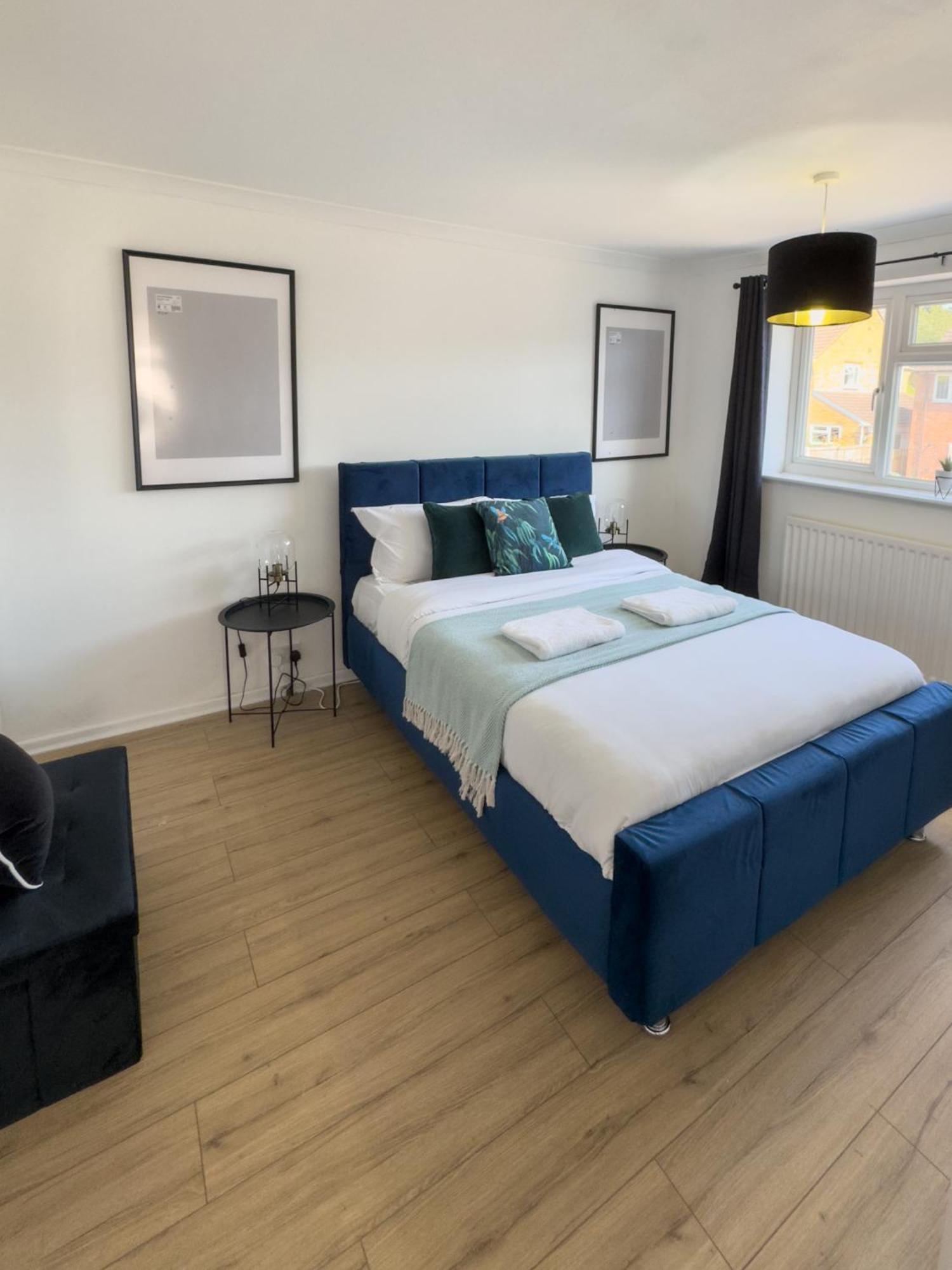 Rnm - Business Professionals Ready, Cost Effective For Large Stays! 3 Bedroom Lounge, Private Access & Entire Place, Kitchen & Washroom With Amenities, Smart Tv, Easy Access, Fast Wifi, Large Driveway, Great Transport Links, Near Worcester Hospital A 우스터 외부 사진